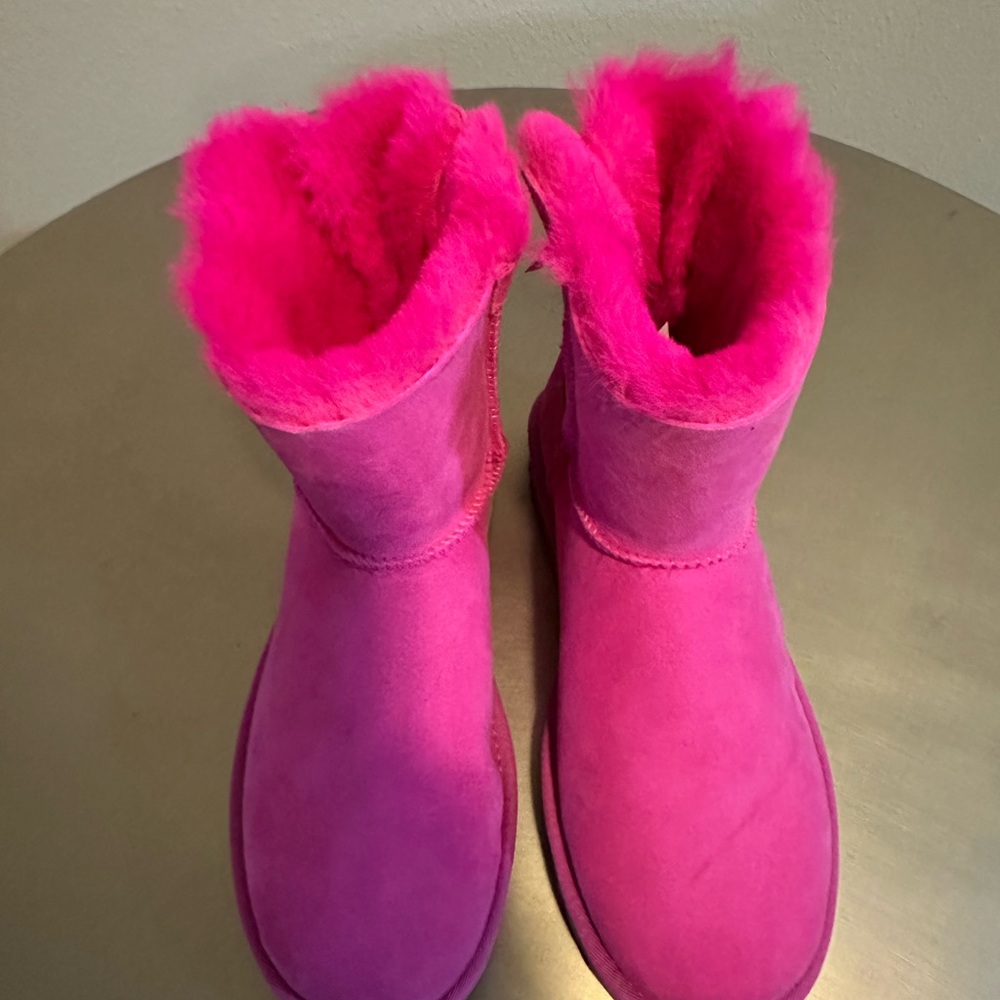 UGG Women's Pink Boots
Not for sale